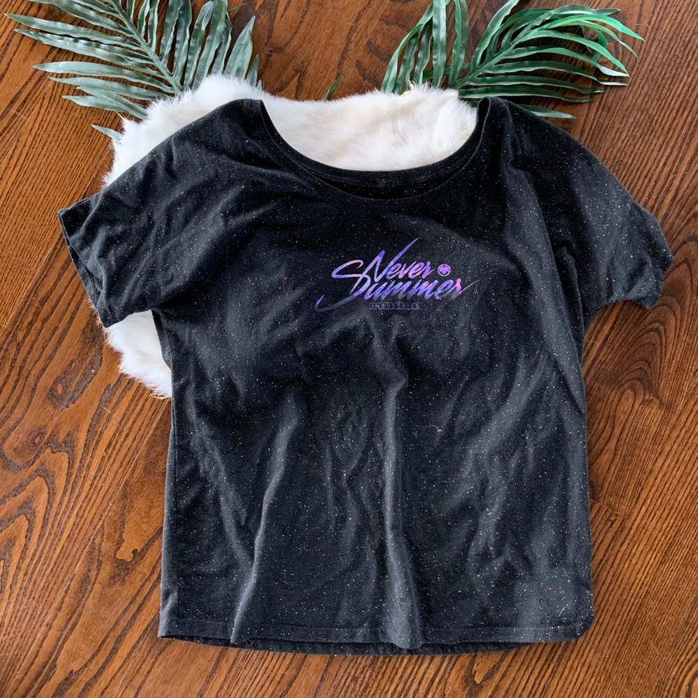 Never summer T shirt